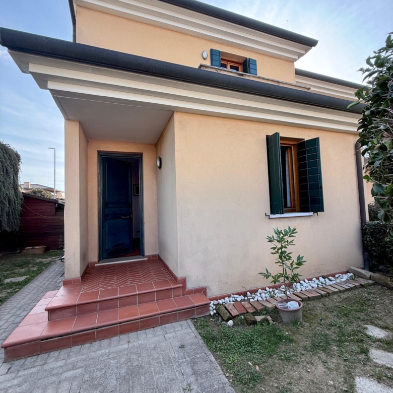 AMPIA PORZIONE DI TESTA DEL 1992 A SPINEA - FS Immobiliare