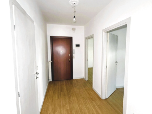 AMPIO 4 LOCALI RISTRUTTURATO IN PIENO CENTRO - FS Immobiliare