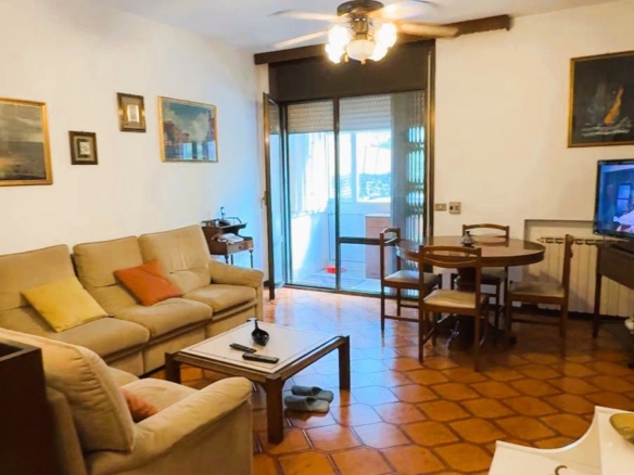 APPARTAMENTO 4 LOCALI CON DOPPIA TERRAZZA ABITABILE - FS Immobiliare