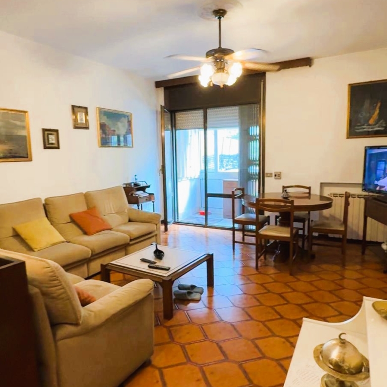 APPARTAMENTO 4 LOCALI CON DOPPIA TERRAZZA ABITABILE - FS Immobiliare