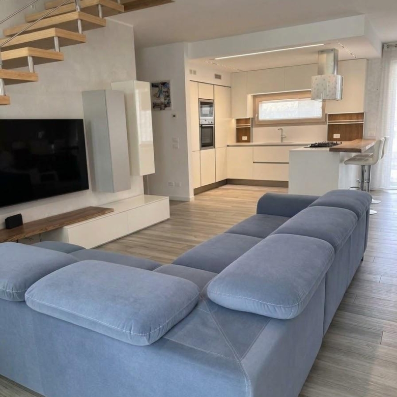 SPLENDIDA SCHIERA DEL 2015 A SALZANO - FS Immobiliare