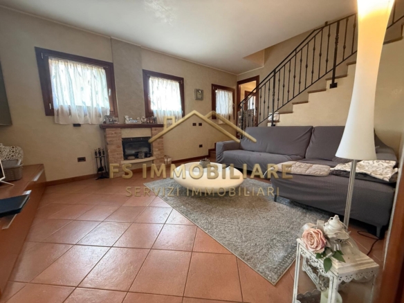 PORZIONE DI BIFAMILIARE DI RECENTE COSTRUZIONE - FS Immobiliare